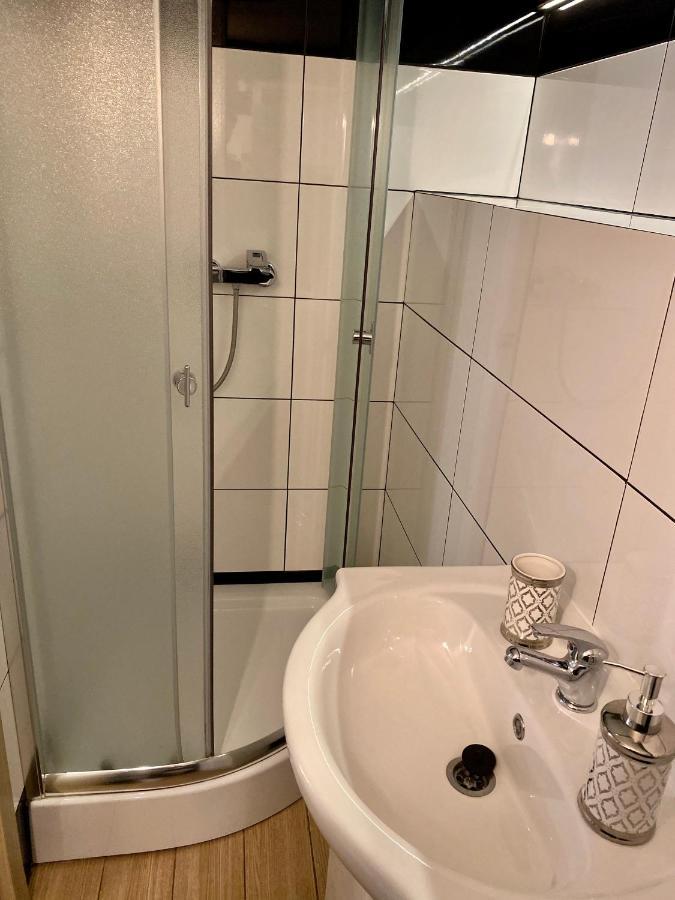 Pokoje Goscinne Hnězdno Exteriér fotografie
