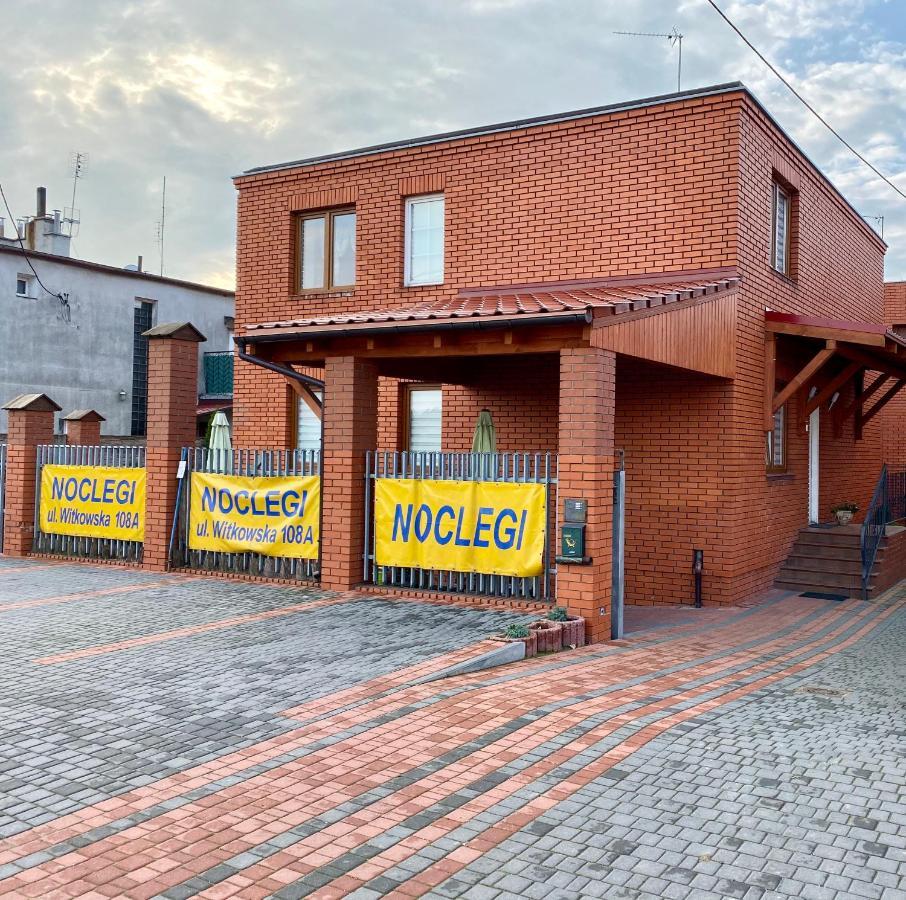 Pokoje Goscinne Hnězdno Exteriér fotografie